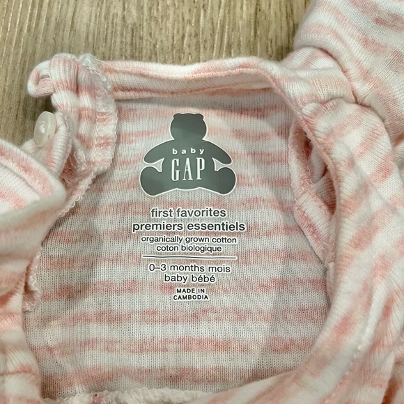 4 for $20 Baby Gap jumper size 0-3 months - Picture 2 of 5